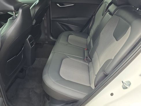 Certified 2025 Kia Niro EX image 18