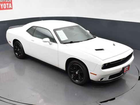 Used 2023 Dodge Challenger SXT RWD image 23