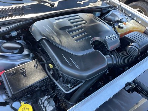 Used 2018 Dodge Challenger SXT Plus RWD image 7