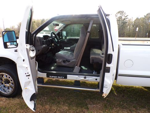 Used 1999 Ford F250 Lariat image 35