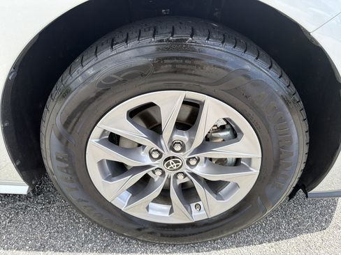 Certified 2022 Toyota Sienna LE FWD image 23