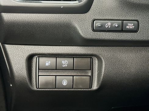 Used 2025 Nissan Leaf S FWD image 17