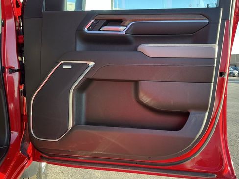 Used 2024 GMC Sierra 3500 SLT w/ SLT Convenience Package image 29