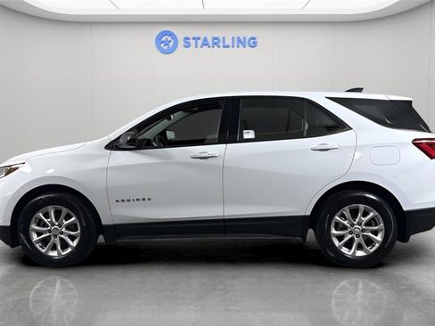 Used 2018 Chevrolet Equinox LS image 3