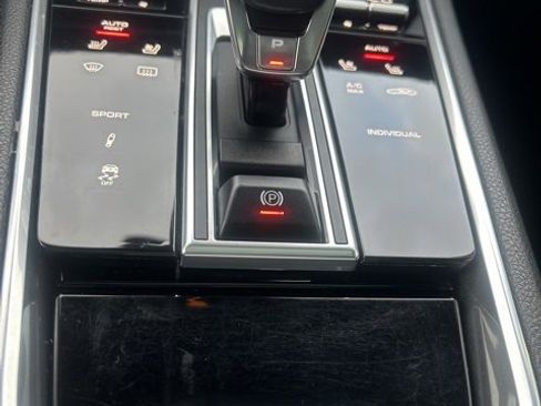 Used 2018 Porsche Panamera 4 image 17