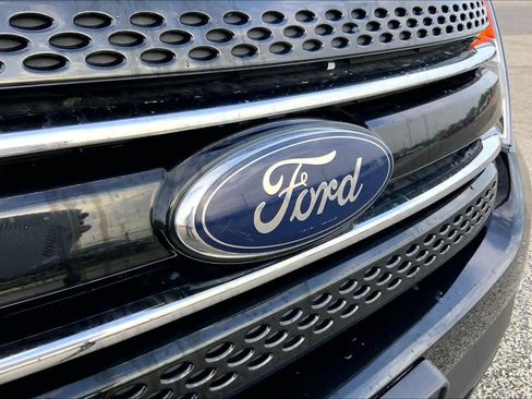 Used 2013 Ford Explorer Limited image 28