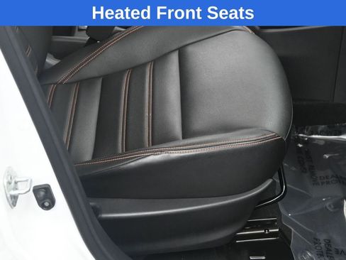 Used 2018 Nissan Kicks SR w/ Premium Package FWD image 11