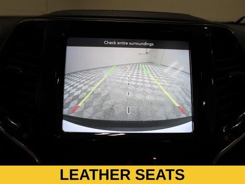 Used 2022 Jeep Cherokee Limited image 6