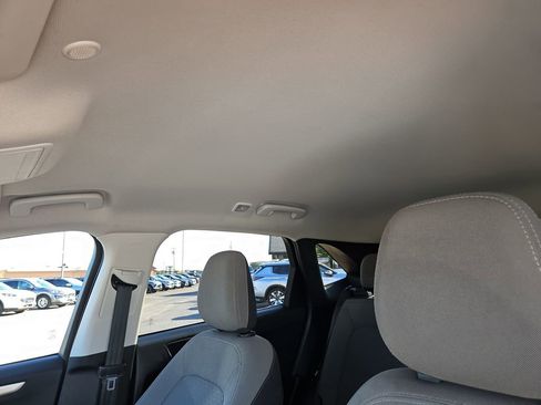 Used 2022 Ford Escape SE image 19