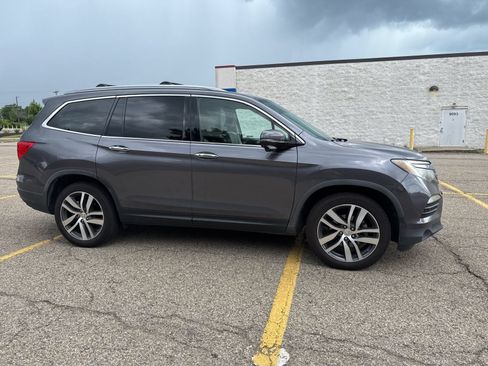 Used 2018 Honda Pilot Touring image 18