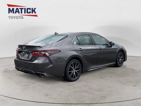Used 2023 Toyota Camry SE w/ Convenience Package FWD image 7