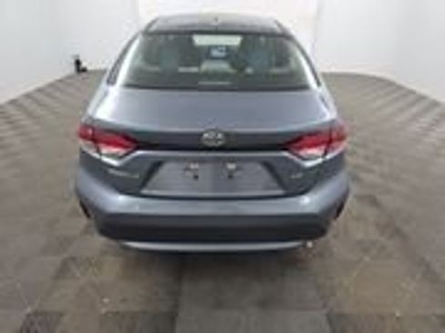 Used 2022 Toyota Corolla LE image 5