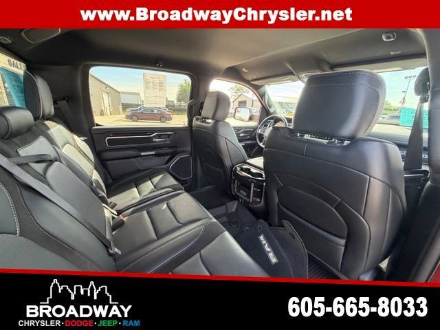 Used 2022 RAM 1500 Laramie AWD/4WD image 11