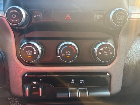 Used 2024 RAM 2500 Big Horn AWD/4WD image 17