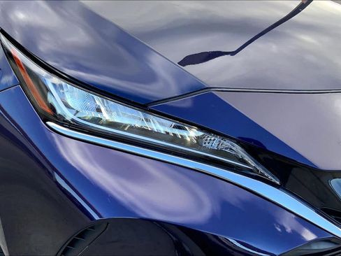 Used 2022 Toyota Venza LE image 26