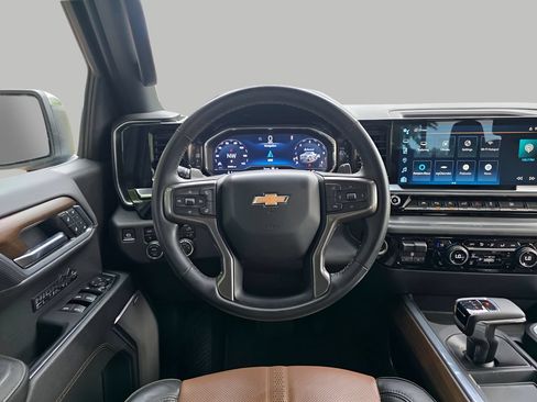 Used 2024 Chevrolet Silverado 1500 High Country AWD/4WD image 20