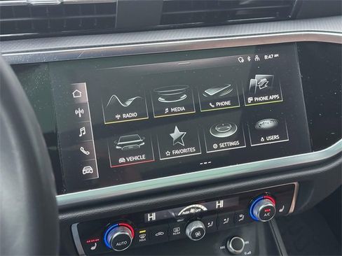 Used 2024 Audi Q3 2.0T Premium Plus image 29