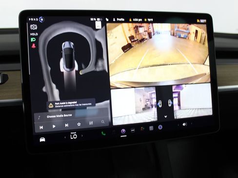 Used 2023 Tesla Model 3 Standard Range image 19