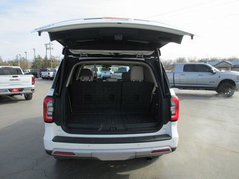 Used 2024 Ford Expedition Limited image 7