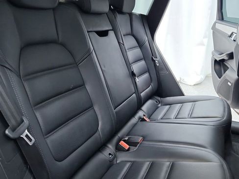 Used 2020 Porsche Macan Turbo image 39