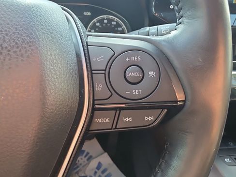 Used 2021 Toyota Venza XLE w/ Softex Package image 24