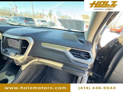 Certified 2019 GMC Acadia Denali w/ Technology Package image 31