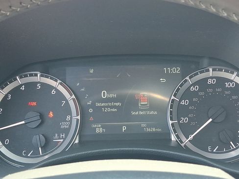 Used 2023 Toyota Highlander XLE AWD/4WD image 21