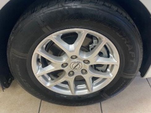 Used 2021 Chrysler Pacifica Touring-L FWD image 21