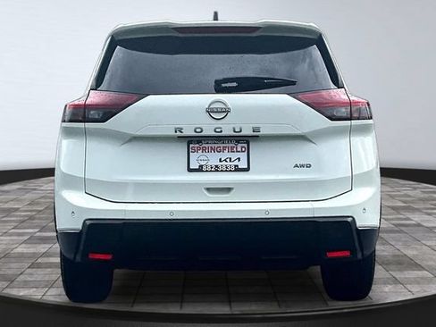 Used 2025 Nissan Rogue S AWD/4WD image 5