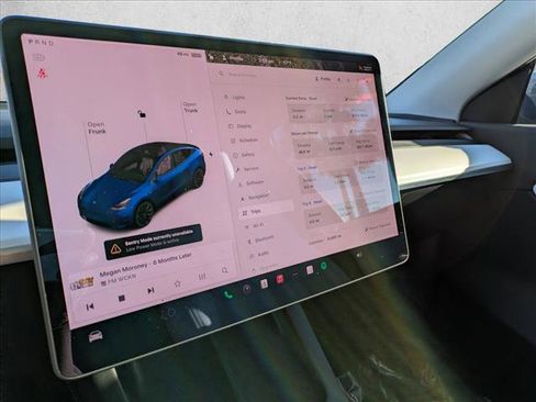 Used 2021 Tesla Model Y Long Range image 11