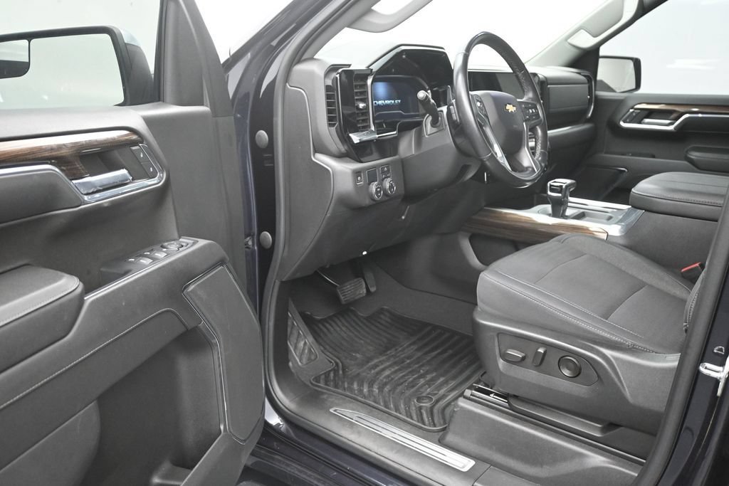 Used 2023 Chevrolet Silverado 1500 LT RWD image 10
