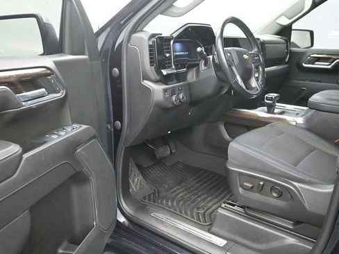 Used 2023 Chevrolet Silverado 1500 LT RWD image 10