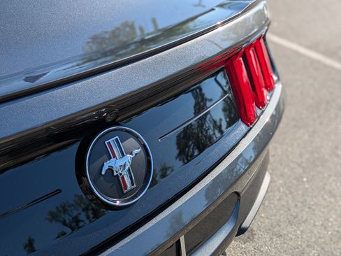 Certified 2020 Ford Mustang Coupe RWD image 28