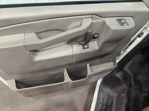 Used 2021 Chevrolet Express 3500 w/ Power Convenience Package image 32