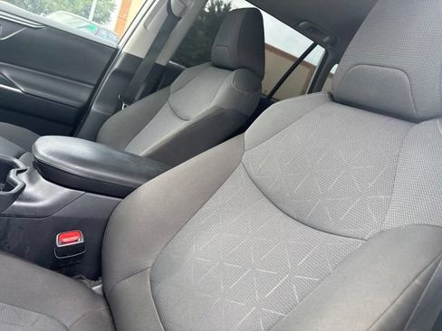 Used 2025 Toyota RAV4 XLE w/ Convenience Package AWD/4WD image 8