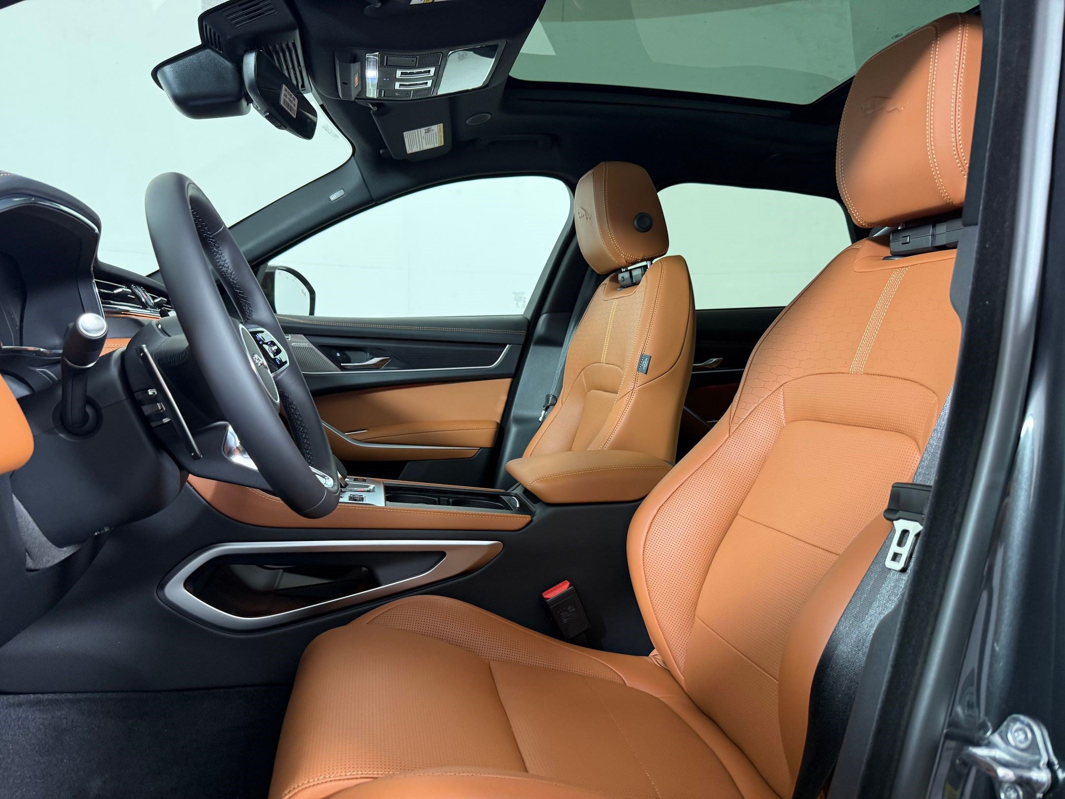 New 2026 Jaguar F-PACE R-Dynamic S AWD/4WD image 5
