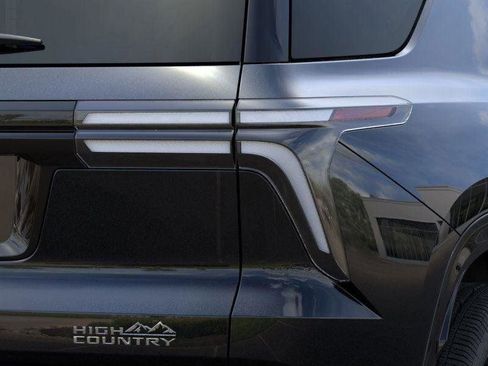 New 2026 Chevrolet Traverse High Country image 12