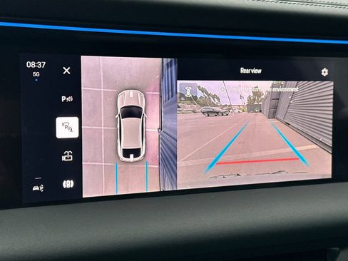 Used 2025 Porsche Macan Turbo Electric w/ Premium Package image 20