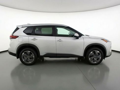 Used 2025 Nissan Rogue SV image 11