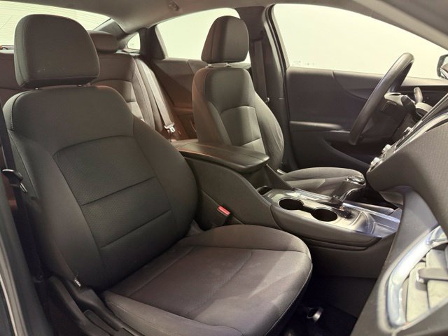 Used 2017 Chevrolet Malibu LT FWD image 25