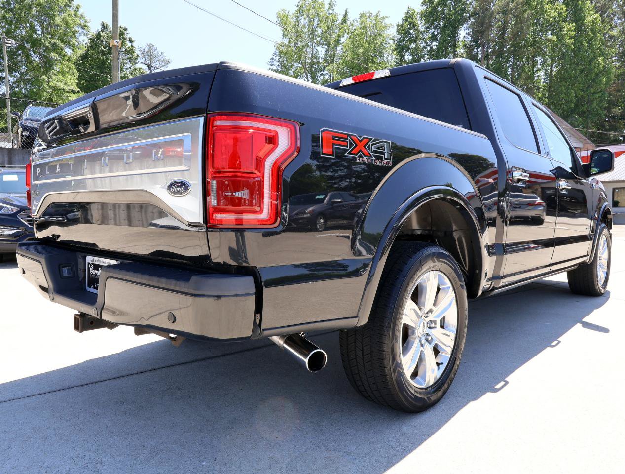 Used 2015 Ford F150 Platinum w/ Equipment Group 701A Luxury AWD/4WD image 7