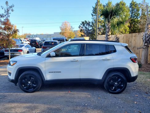 Used 2020 Jeep Compass Latitude image 3