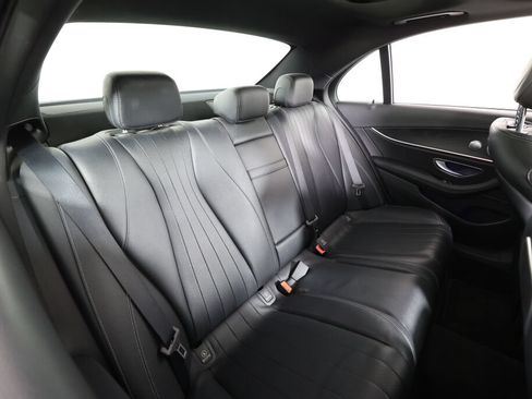 Used 2019 Mercedes-Benz E 300 4MATIC image 22