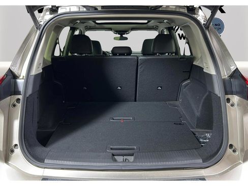 Used 2024 Nissan Rogue SL w/ SL Premium Package FWD image 26