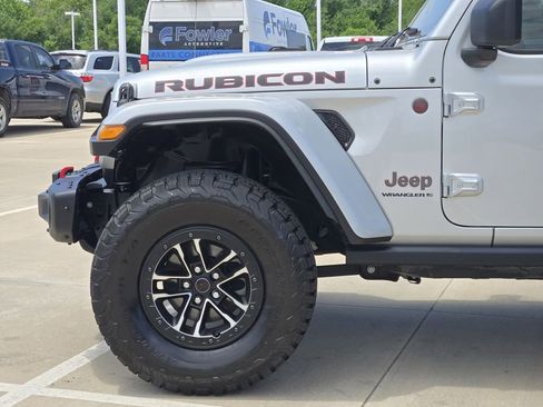 Used 2024 Jeep Wrangler Unlimited Rubicon AWD/4WD image 8