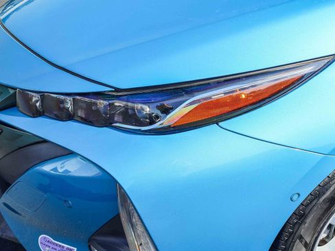 Used 2018 Toyota Prius Prime Advanced w/ Carpet Mat Package FWD image 23