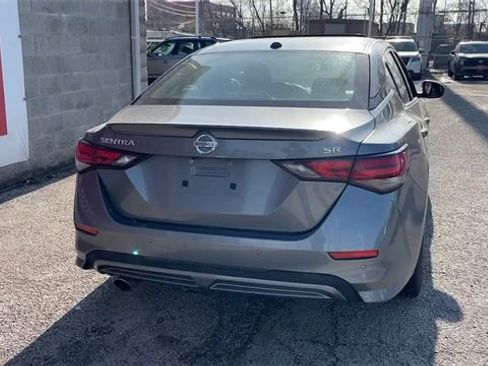 Used 2022 Nissan Sentra SR w/ SR Premium Package image 5