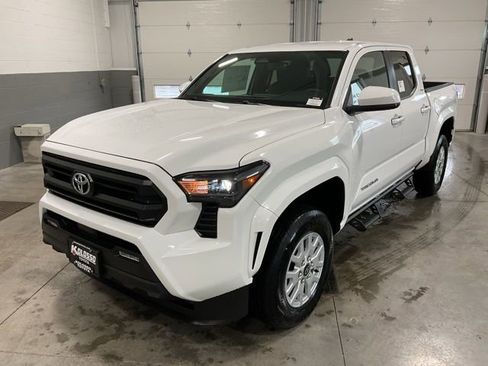 New 2025 Toyota Tacoma SR5 image 3