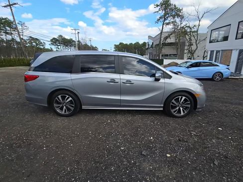 Certified 2024 Honda Odyssey Touring image 3