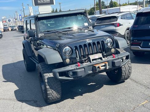Used 2015 Jeep Wrangler Unlimited Rubicon AWD/4WD image 7